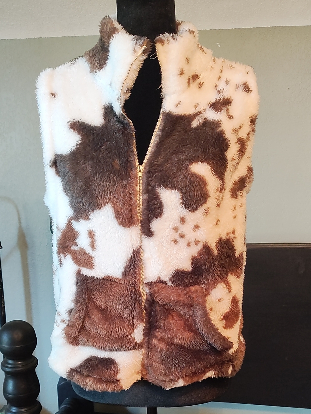 Cozy Faux Fur Cow Print Zip-Up Vest - Brown & Cream